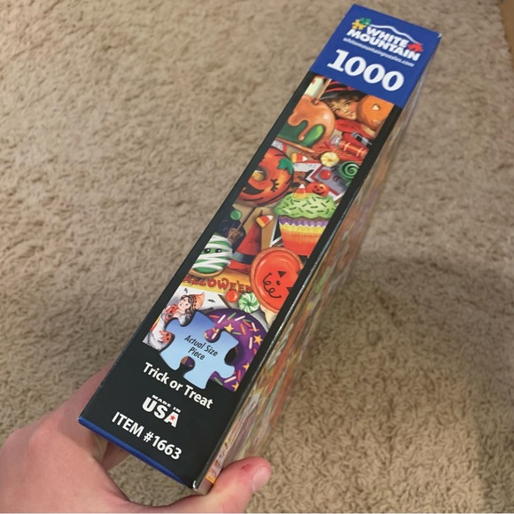 White mountain trick or treat 1,000 piece puzzle - Picture 2 of 3